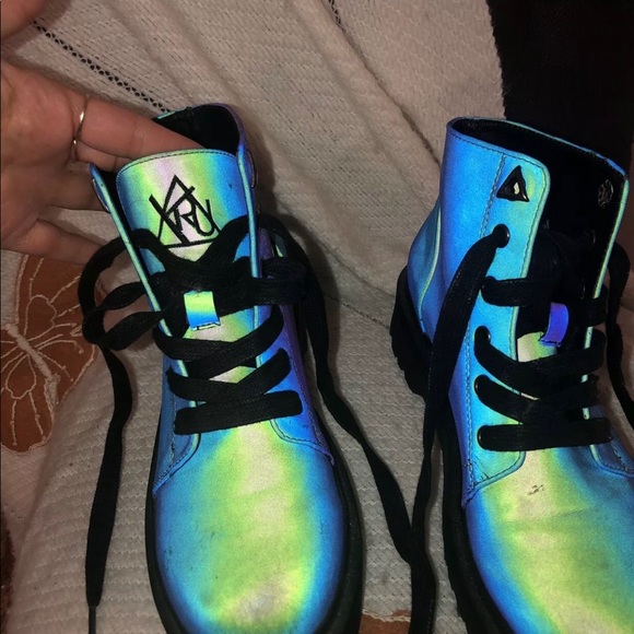 ✨SOLD✨Y.R.U dolls kill reflective SLAYR combat - Picture 2 of 4